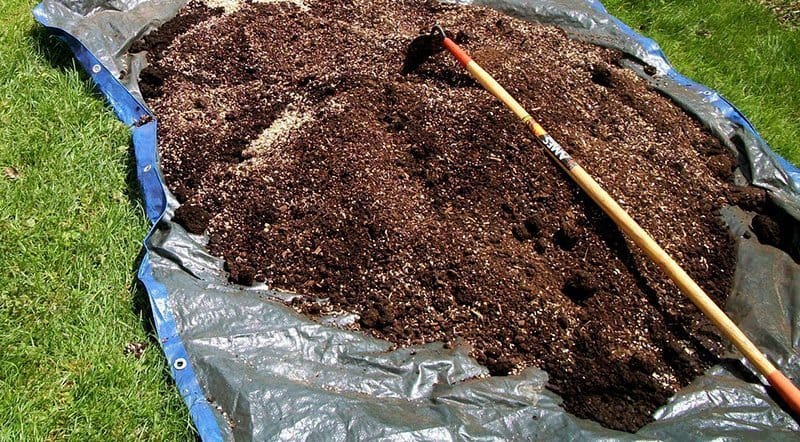 Step 1) Add 4 bags of Roots Organic Soil to your mixing spot (there should be 2 bags of Roots Organic Soil left) Get ingredients ready