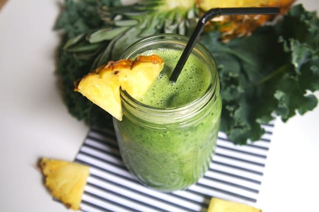Healing-Recipes-Alzheimers-Disease-Kale-and-Pineapple-Smoothie-The-Leaf-Online